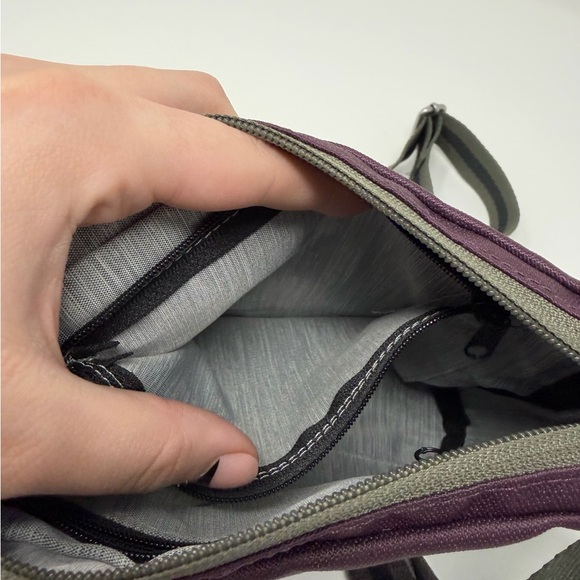 Sherpani Greenish Gray Purple Colorblock Crossbody Bag Logo Zipper Bag Charm - Picture 6 of 12